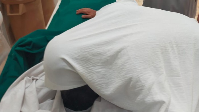 Jemaah asal Embarkasi Palembang Sayuti Amir Hasan (65)  meninggal di Madinah.