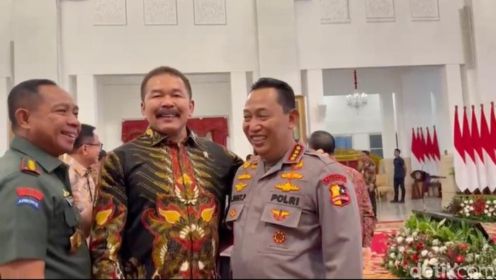 Kapolri Jenderal Listyo Sigit, Jaksa Agung ST Burhanuddin dan Panglima TNI Jenderal Agus Subiyanto di Istana Negara