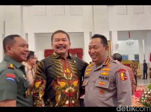 Jaksa Agung Usai Salaman Penuh Tawa dengan Kapolri: Tidak Ada Masalah