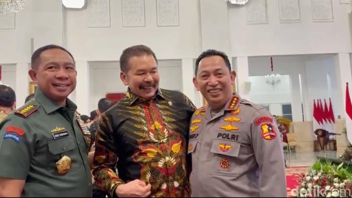 Kapolri Jenderal Listyo Sigit, Jaksa Agung ST Burhanuddin dan Panglima TNI Jenderal Agus Subiyanto di Istana Negara