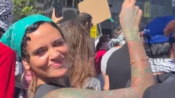 Penyanyi asal Amerika Serikat Kehlani gencar membela Palestina. Pelantun Gangsta itu bahkan mengubah foto profilnya dengan bendera Palestina dengan tulisan Saya Mendukung Palestina. Foto: Instagram