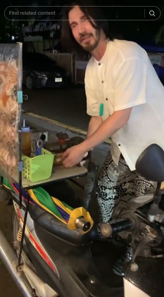 Kembaran Keanu Reeves di Thailand