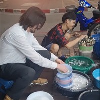 Di kolom komentar, pria mirip Keanu Reeves di Thailand mendapat perhatian dari netizen. Tak sedikit yang merasa bahwa ia memang memiliki kemiripan dengan pria 59 tahun tersebut meski ada pula yang kurang setuju. Foto: TikTok @tuktiklife