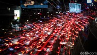 Ruas jalan lainnya seperti Jl HR Rasuna Said, Jl Letjen S Parman-Gatot Subroto-MT Haryono, Jl TB Simatupang-RA Kartini, dan Jl Fatmawati juga kembali mengalami peningkatan volume kendaraan.