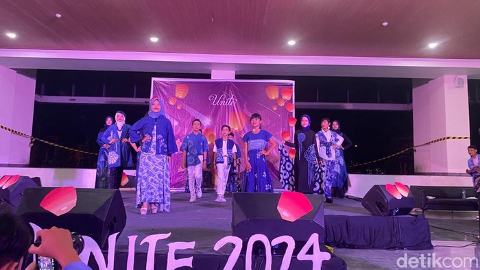 Mahasiswa ITS menggelar pameran disabilitas.