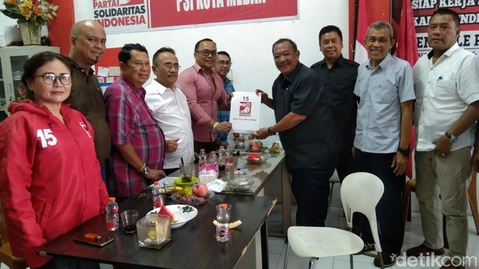 Mantan Ketua Demokrat Medan Burhanuddin Sitepu daftar bacalon Wali Kota Medan ke PSI (Foto: Nizar Aldi/detikSumut)