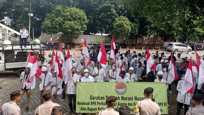 Massa Beraksi Depan KPK Terkait Kuota Haji