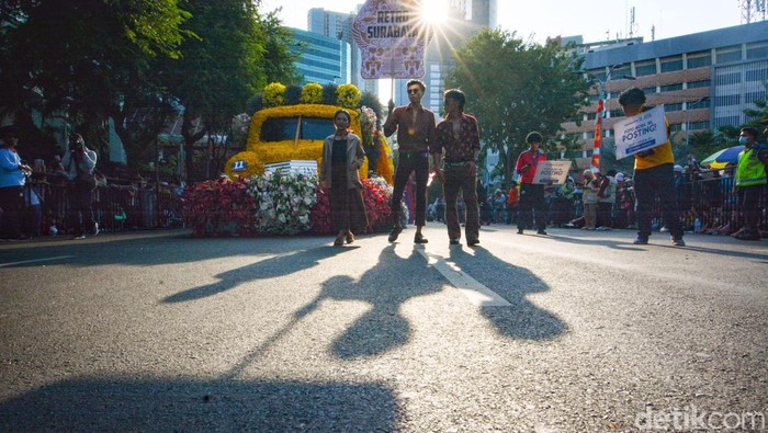 Melihat kembali momen Parade Surabaya Vaganza Melihat kembali momen Parade Surabaya Vaganza