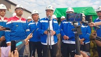 Bersamaan dengan itu ia juga meminta partisipasi dari masyarakat dan seluruh pemerintah daerah untuk ikut melakukan pengawasan. Hanya dengan begitu, proses pengawasan bisa berjalan maksimal terutama di daerah-daerah yang cukup jauh dari jangkauan pemerintah pusat.