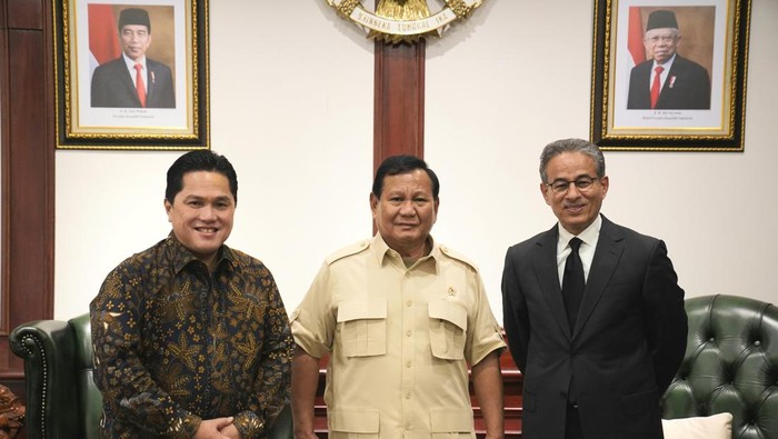 Menteri Pertahanan Prabowo Subianto menerima kunjungan Menteri BUMN Erick Thohir dan Mohamed Ali Rashed Alabbar.