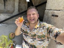 Ngeri! Wajah Pria Ini Terbakar Usai Cicip Buah Eksotis di Meksiko