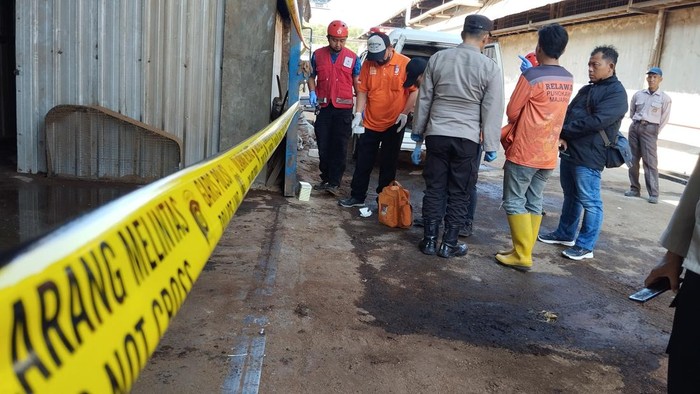 pabrik minyak di Mojokerto terbakar