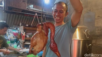 Gurih Smokey! B2 Guling Halal Berbahan Bebek Peking di Bali