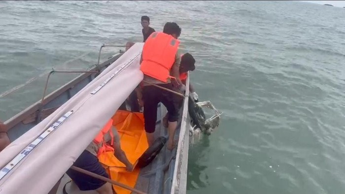 Penemuan mayat tanpa kepala di perairan Karimun, Kepulauan Riau (Kepri). (dok Polres Karimun)