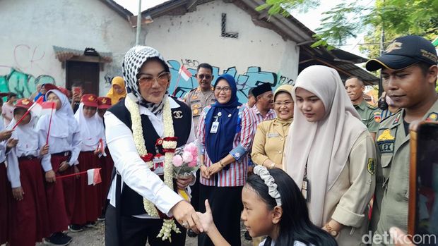 Bupati Klaten, Sri Mulyani di Desa Mojayan, Klaten Tengah, Senin (27/5/2024).