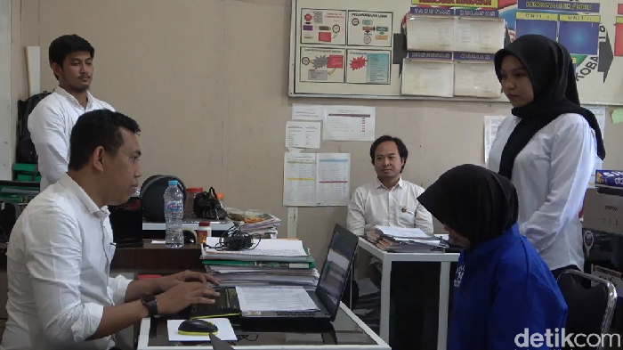 Polisi memeriksa wanita asal Nunukan yang membawa sabu ke Makassar.