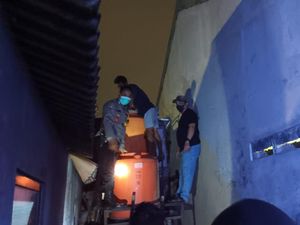 Momen Evakuasi Mayat Pria dalam Toren Air di Tangsel, Berlangsung 3,5 Jam