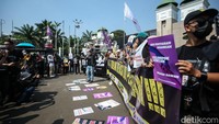 Sebelumnya diberitakan, Ketua Komisi I DPR Meutya Hafid menegaskan pihaknya tidak mempunyai niatan mengecilkan peran pers terkait kontroversi draf RUU Penyiaran.  