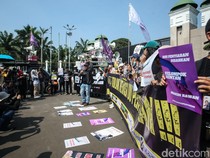 Potret Aksi Tolak Revisi UU Penyiaran di Gedung DPR