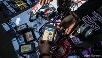Selain itu, Meutya menyebut draf RUU Penyiaran masih di Badan Legislasi dan belum dibahas bersama pemerintah. Dia menegaskan DPR membuka ruang kepada publik untuk memberikan masukan seluas-luasnya.  