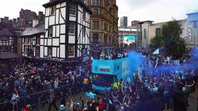 Potret Meriah Parade Juara Manchester City