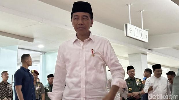 Presiden Jokowi di Istora Senayan (Isal Mawardi/detikcom)