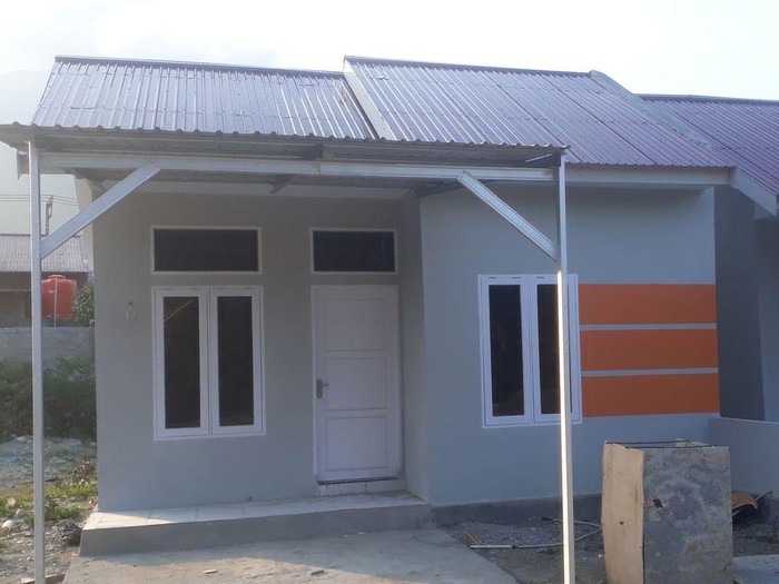 Tampilan depan rumah di Purnamas Residence