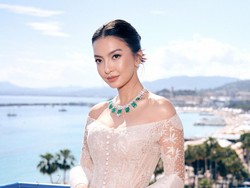 8 Pesona Raline Shah Berkebaya Motif Gebyok di Cannes, Anggun Dipadu Ulos