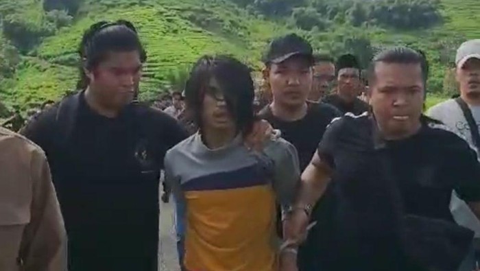 Riki Rahman, warga Kerinci, Jambi, diamankam polisi usai membunuh ibu kandungny