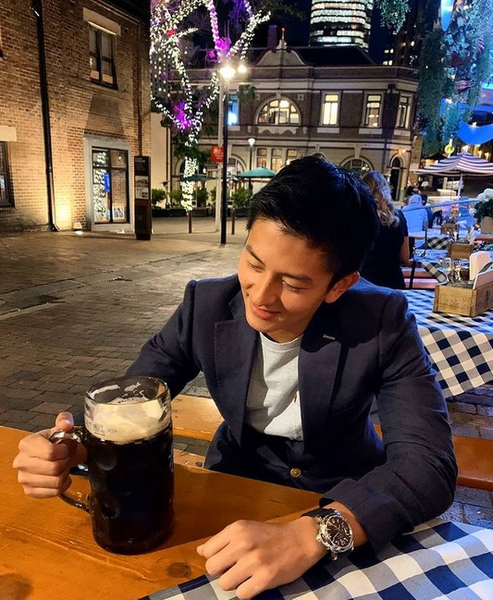 Rio Haryanto Doyan Banget Ngopi dan Makan Durian Rio Haryanto Doyan Banget Ngopi dan Makan Durian