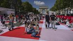 Serunya Piknik Massal di Jalanan Ikonik Paris