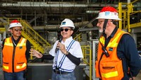 Presiden Direktur PT Freeport Indonesia Tony Wenas mengatakan mesin dan fasilitas pendukung Smelter siap untuk beroperasi pada minggu pertama bulan Juni 2024.  