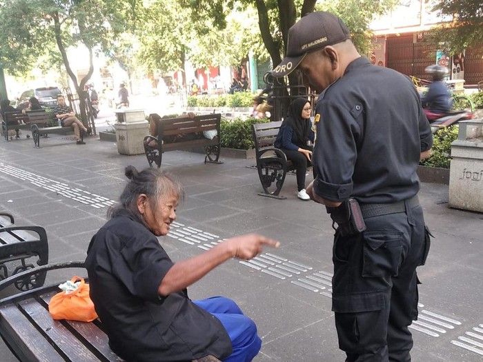 Sosok viral lansia penyembur pernah diamankan Jogomaton UPT PKCB beberapa waktu lalu.