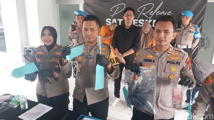 Kebakaran Minimarket di Bogor Akibatkan Kerugian Jutaan Rupiah setelah Pembobolan ATM