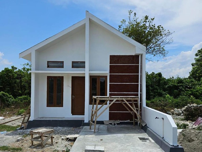 Tampilan depan rumah di Perumahan Elyas Residence