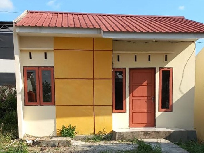 Tampilan depan rumah di Roviga Residence