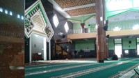 Bagian dalam Masjid Agung Kota Tegal.
