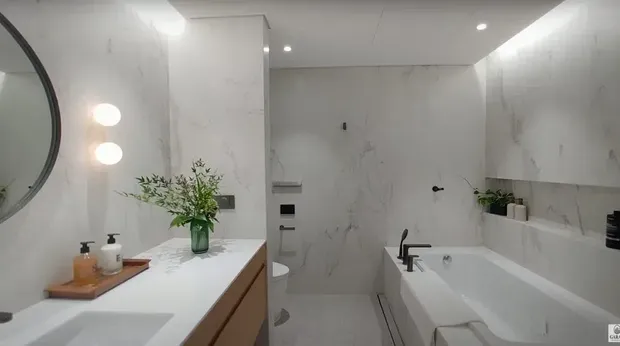 Show Room salah satu unit 149A Brighton N40 yang mirip dengan yang dibeli Hoshi Seventeen.
