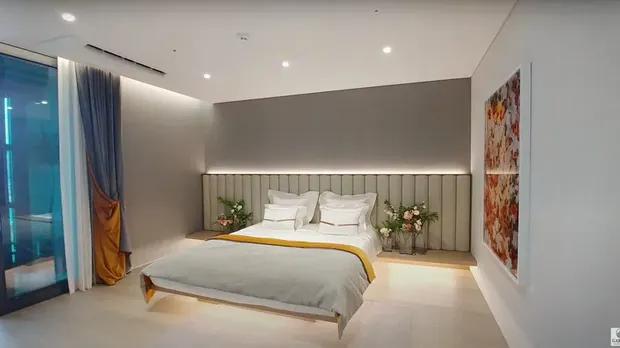 Show Room salah satu unit 149A Brighton N40 yang dibeli oleh Hoshi Seventeen.
