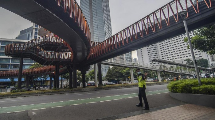 4 Spot Foto Halte TransJakarta Paling Estetik
