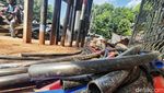 Ada Galian Kabel, Jalur Pedestrian Jalan Wijaya Jaksel Jadi Acak-acakan