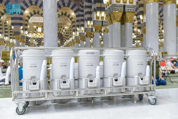 Air zamzam di Masjid Nabawi