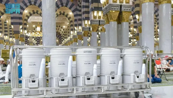 Air zamzam di Masjid Nabawi