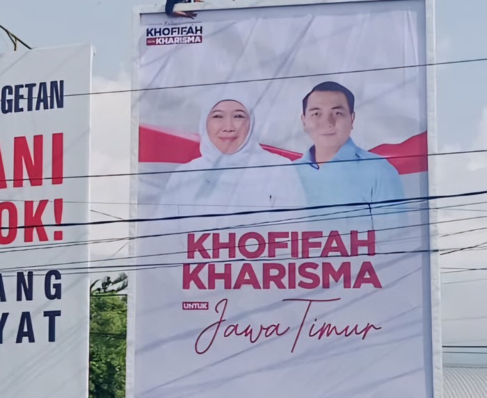 Baliho Khofifah-Kharisma