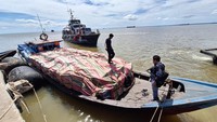 Bea Cukai Bengkalis gagalkan upaya penyelundupan 28 ton mangga dan bawang merah ilegal di perairan Sungai Kembung, Kecamatan Bantan, Kabupaten Bengkalis, pada Jumat (24/05). Diketahui barang selundupan tersebut bernilai Rp1.050.274.412.