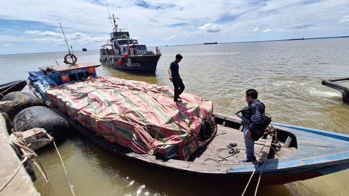 Bea Cukai Bengkalis Gagalkan Penyelundupan 28 Ton Mangga dan Bawang Merah
