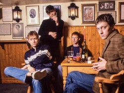 Blur Pilih Menepi saat Oasis Comeback, Alex James: Biarin Mereka Selesai Dulu