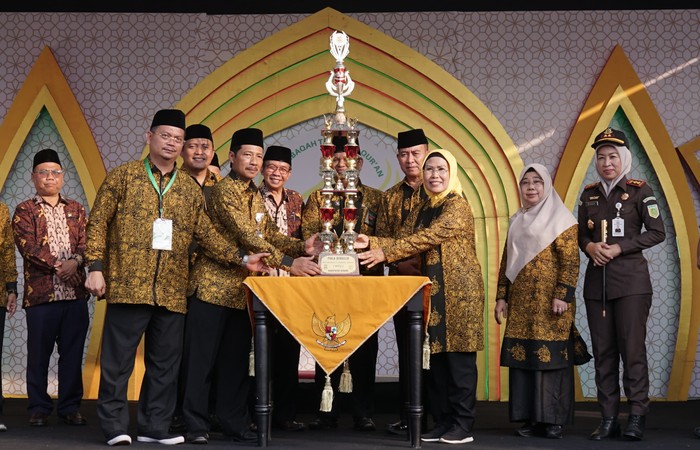 Bupati Serang Ratu Tatu Chasanah resmi membuka Musabaqah Tilawatil Quran (MTQ) tingkat Kabupaten Serang ke-54 di Pantai Florida, Kecamatan Cinangka.