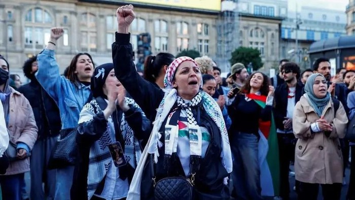 People attend a pro-Palestinian protest in central Paris, France, May 27, 2024. (Reuters)