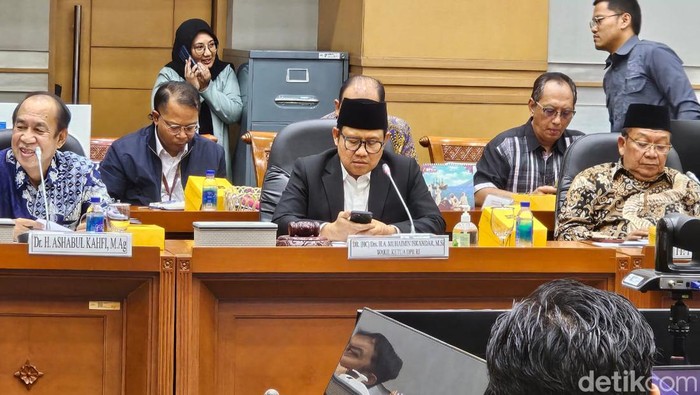 Timwas Haji DPR akan berangkat awal Juni 2024 untuk mengawasi pelaksanaan Haji 2024. Timwas dipimpin oleh Wakil Ketua DPR Muhaimin Iskandar.